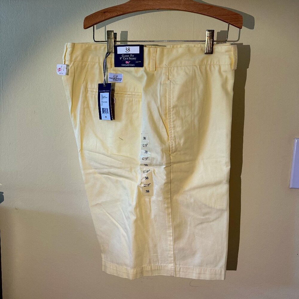 Vineyard Vines Mens Yellow 9" Club Shorts, size 38 waist